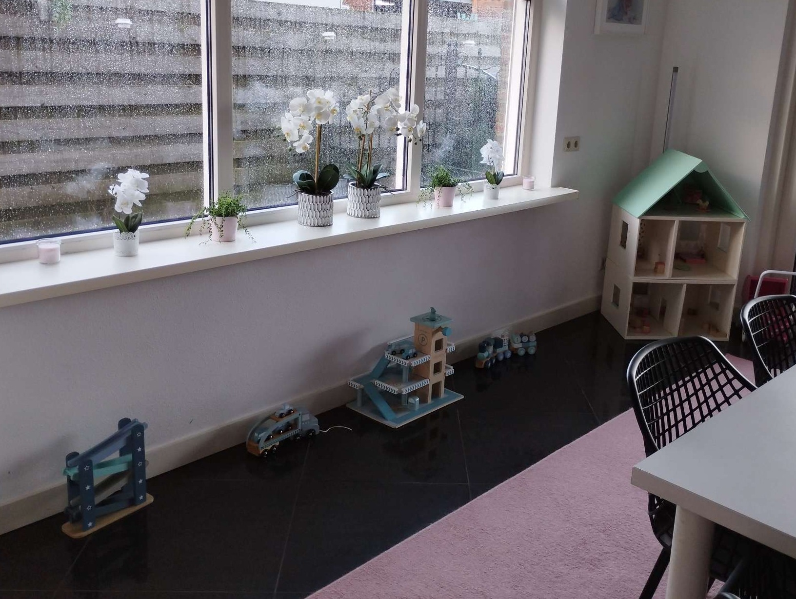 Impressie gedeelte woonkamer.