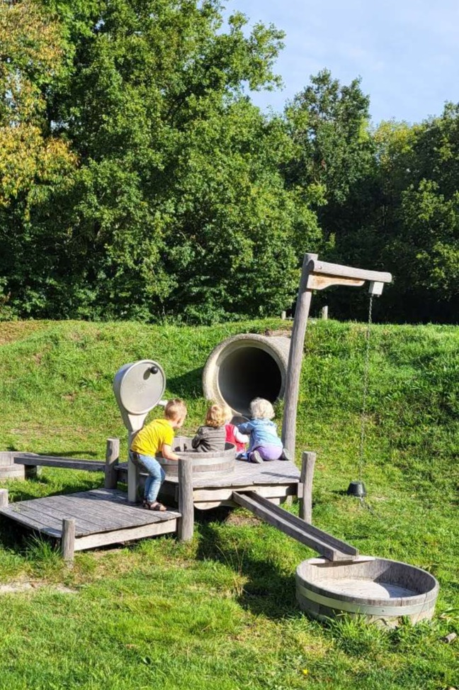 Heerlijk samen naar de speeltuin