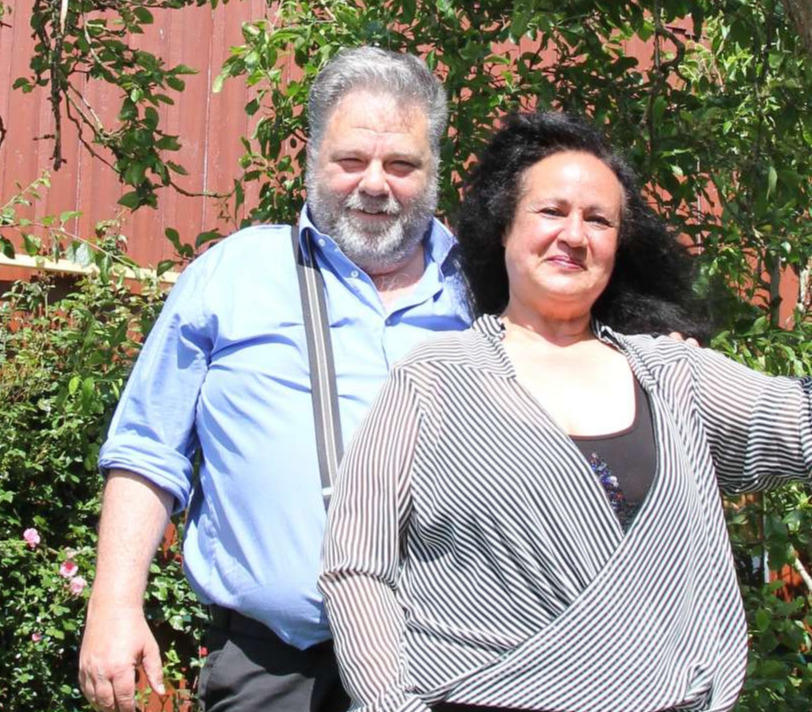 Azza en Hein-Willem in de tuin