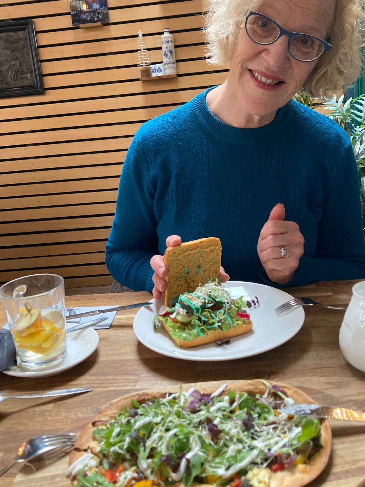 genieten van een lekkere lunch