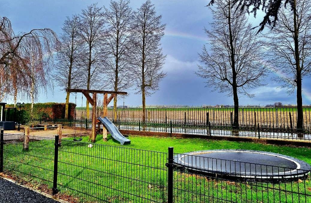 Onze fijne ruime tuin