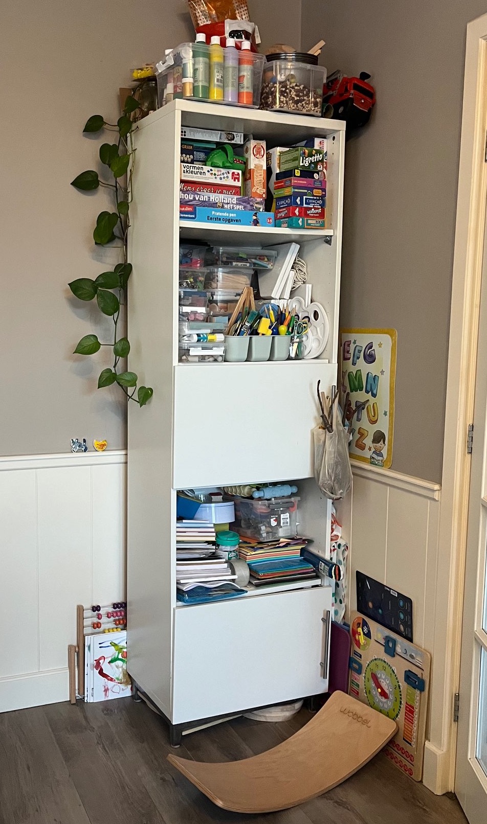 Knutsel- en Puzzelkast. 🎨🧩